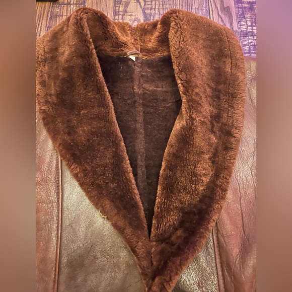 Brown Shearling Leather Vintage Coat - Picture 9 of 11